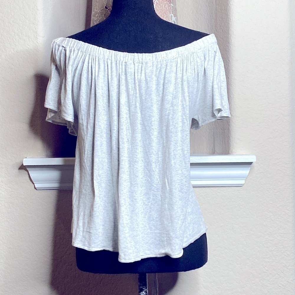 Cupcakes and Cashmere Off Shoulder Tie Front Gray Top a Size L - Picture 3 of 6
